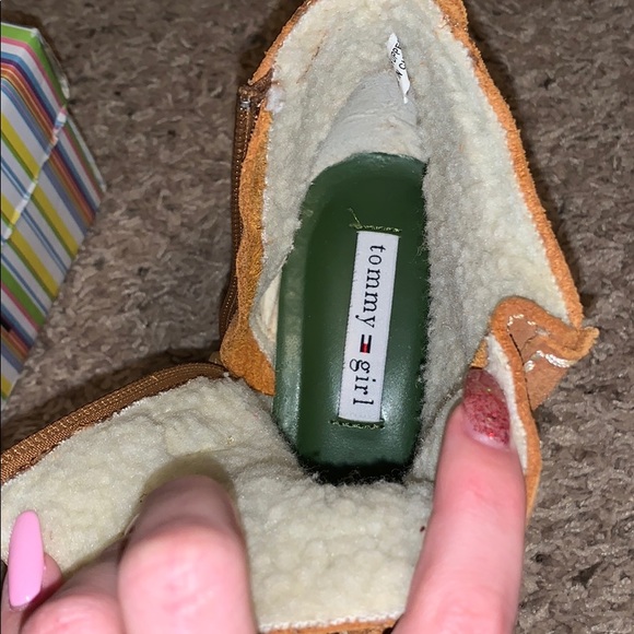 Tommy Girl shoes! Perfect for winter! - Picture 2 of 2